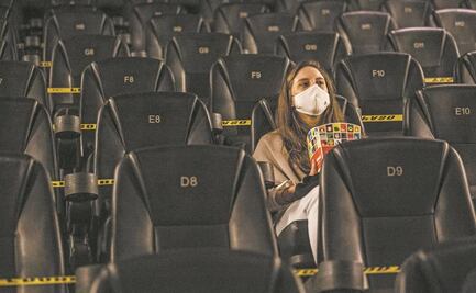 En pandemia, pocos pero felices regresan al cine