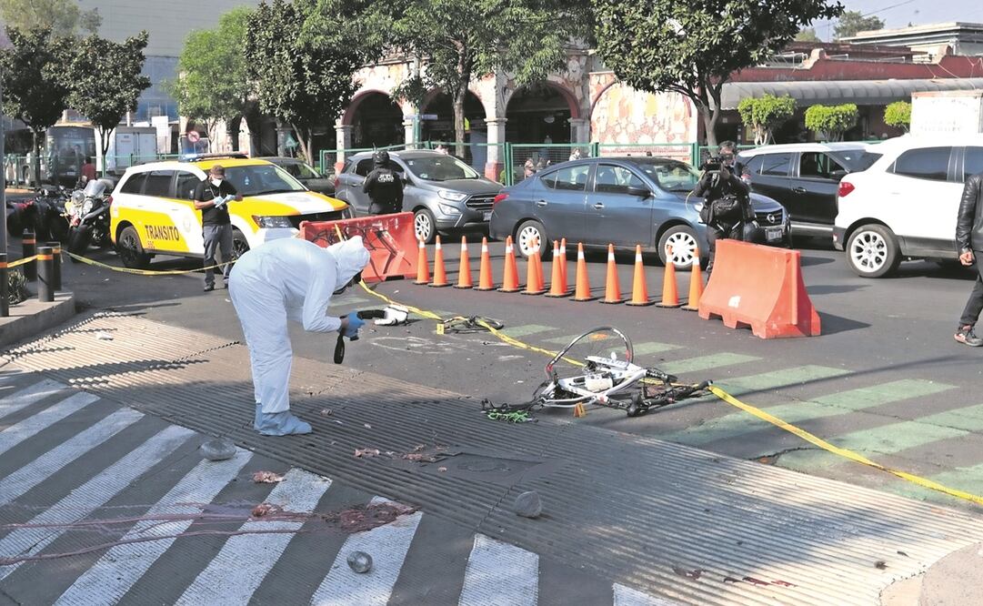 El accidente se registró cerca del Cetram Revolución. Foto: Ernesto Álvarez. EL UNIVERSAL