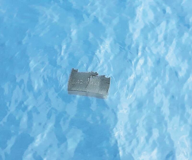 Hallazgo. Restos que se cree pueden ser del avión Hércules C-130 que perdió comunicación radial el lunes. REUTERS