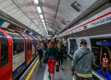 Hallan bacterias resistentes a antibióticos en el metro de Londres