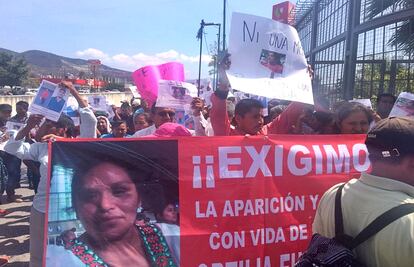 CNDH reconoce a la activista Obtilia Eugenio por su defensa a derechos humanos