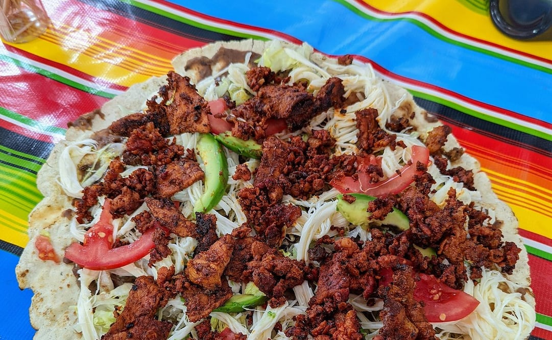 Si quieres hacer unas tlayudas en casa, primero aprende a preparar el asiento. Foto: Wikimedia Commons