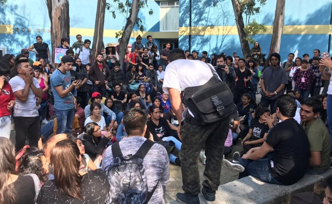 Asamblea en FES Cuautitlán por casos de acoso. Fotografía: Rebeca Jiménez / EL UNIVERSAL 