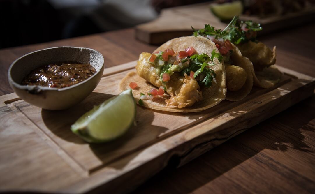 Los tacos de pescado son uno de los platos que se ofrecen en Helena, en la colonia Juárez. Fotos: Cortesía