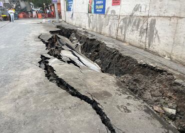 Se abre grieta en calles de alcaldía Iztacalco a causa de trabajos de construcción en predio; lluvias empeoran la situación