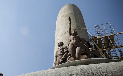 Denuncian que presuntos indigentes robaron piezas de la Fuente de Petróleos 