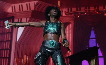 Excéntrico y sensual, Lil Nas X hizo vibrar al Corona