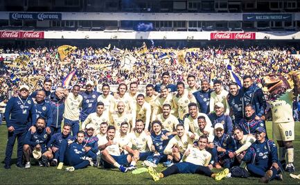 Ante su afición, América entrenó en el Estadio Azteca
