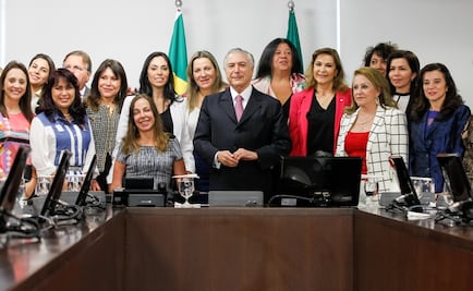 Promete Temer incluir mujeres en su gabinete