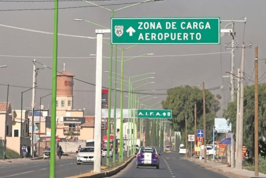 Lento, largo, caro y con baches; así es el recorrido del AICM al nuevo aeropuerto Felipe Ángeles