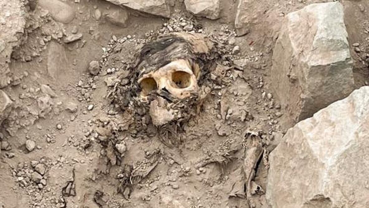 El hallazgo en Perú de una momia en medio de un monumental basurero. Foto: BBC