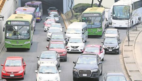 Este lunes 18 de noviembre no circulan los autos con engomado amarillo