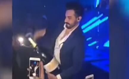 ​Video. Hombre compra champaña de 43 mil dólares y la rompe al intentar abrirla