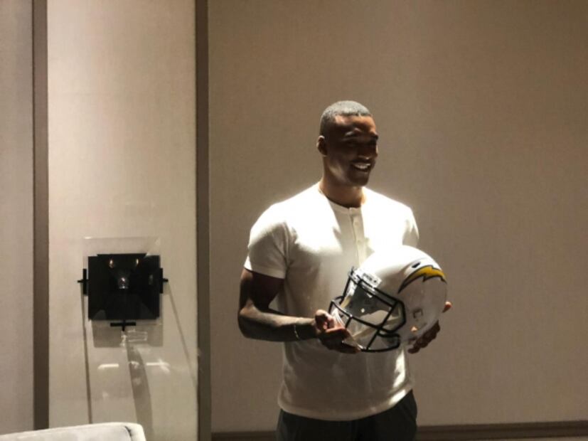 Esquinero de los Chargers espera que aumente afición en México