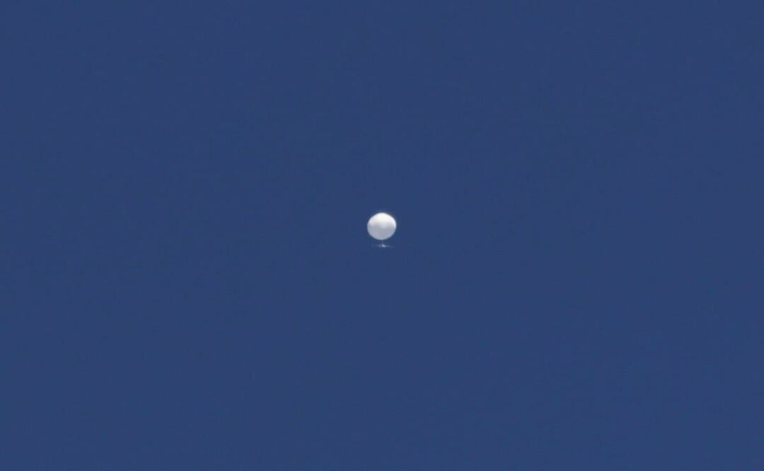 Un enorme globo surca el cielo sobre Columbia, Missour. Foto: AP 