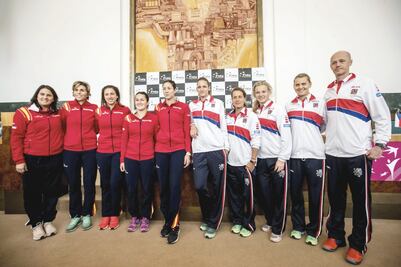 Muguruza abre contra Strycova