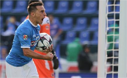 Cruz Azul derrota 5-3 a los Tiburones Rojos