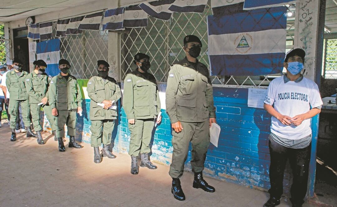 En los centros de votación en Managua se veía escasa participación en la jornada de ayer.La oposición llamó a los nicaragüenses a quedarse en casa. Foto: Oswaldo Rivas. AFP