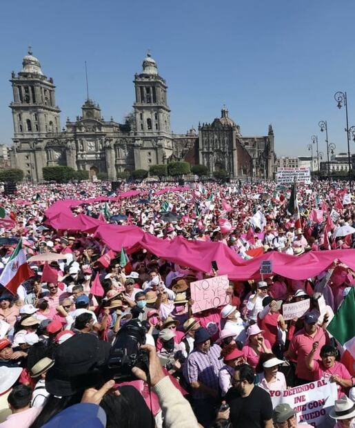 Marcha INE: ¿Cuántas personas caben en el Zócalo de CDMX?