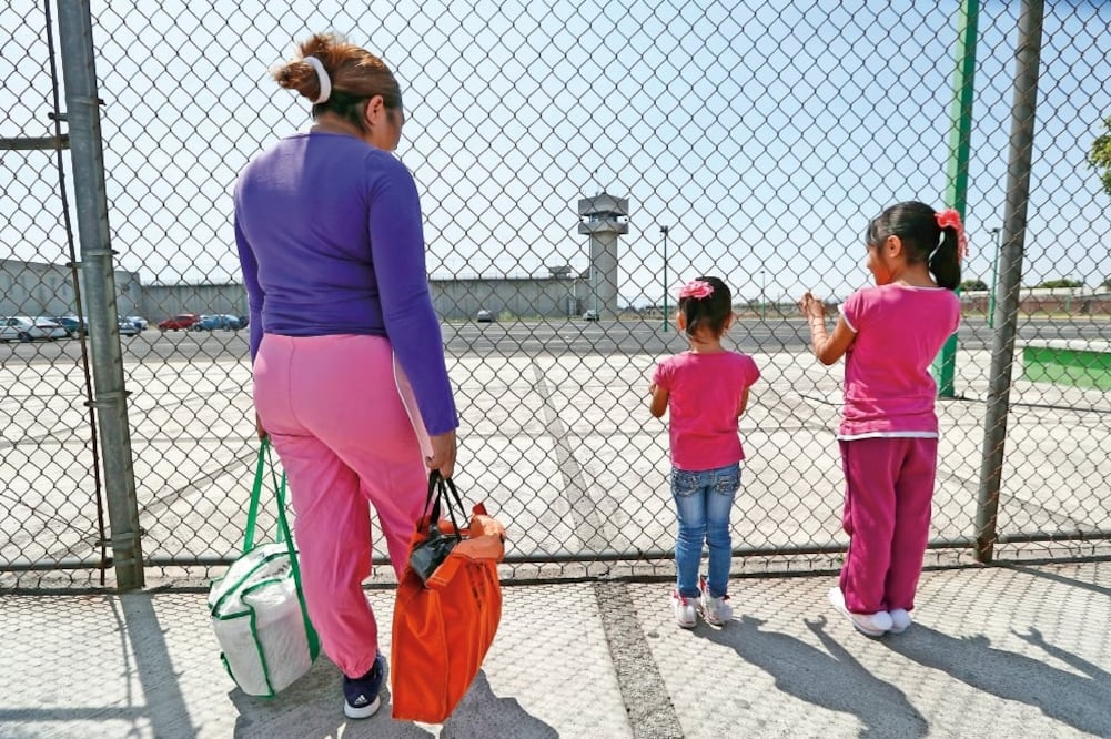 El centro penitenciario conocido como Neza-Bordo tiene capacidad para mil 716 presos, pero alberga a 4 mil 191, lo que significa una sobrepoblación de 244%. (FOTOS: LUIS CORTÉS. EL UNIVERSAL)