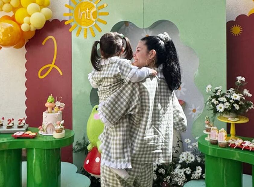 Hoy, 14 de septiembre, Inti, la hija de Cazzu y Christian Nodal, cumple dos años.
Foto: Instagram, vía @cazzu