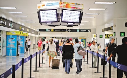 Encuentran más aves en equipaje de español en el AICM