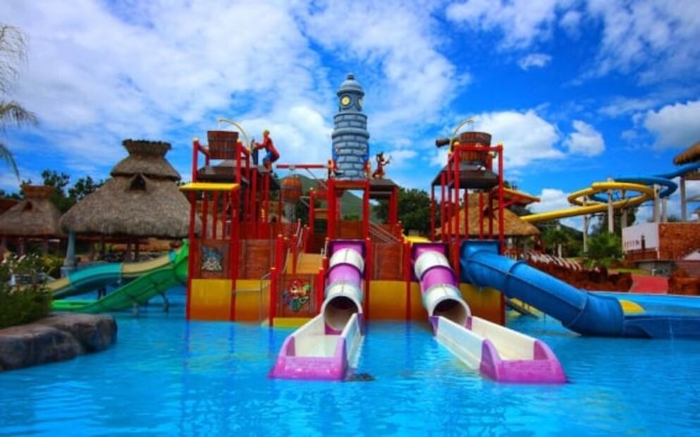 Valle Paraíso, las aguas termales que tienen dinosaurios