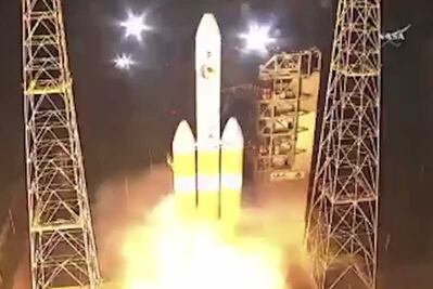 NASA lanza con éxito la sonda solar Parker