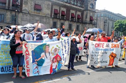 CNTE ingresa al Zócalo en “operación hormiga”