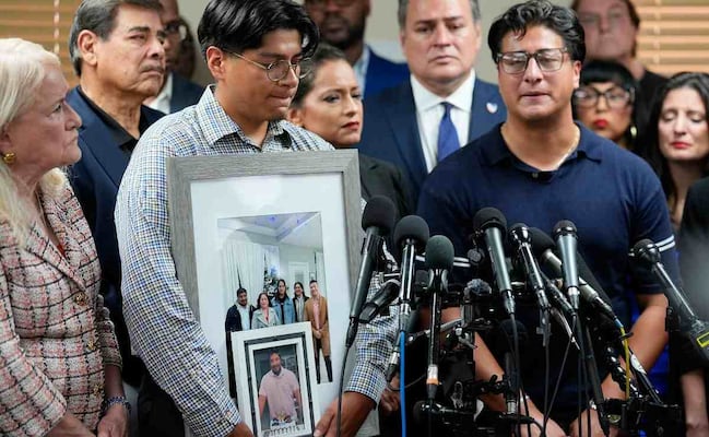 Familia de mexicano asesinado por el ICE en Houston exige investigación transparente; “merecía vivir una vida tranquila ”, dice su hijo