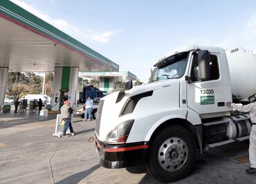 Nuevo sueldo de choferes de pipas de Pemex, similar al de un jefe de departamento