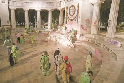 Monumentos, blanco de protestas de mujeres