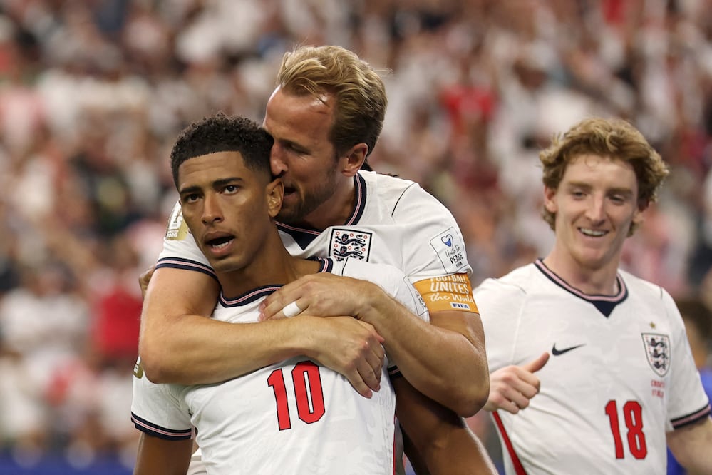 Harry Kane y Jude Bellingham en festejo de gol con la selección de Inglaterra, durante la Fase de Grupos del Mundial de 2026 - Foto: AFP