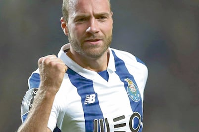 El Porto y “Tecatito” sacan triunfo