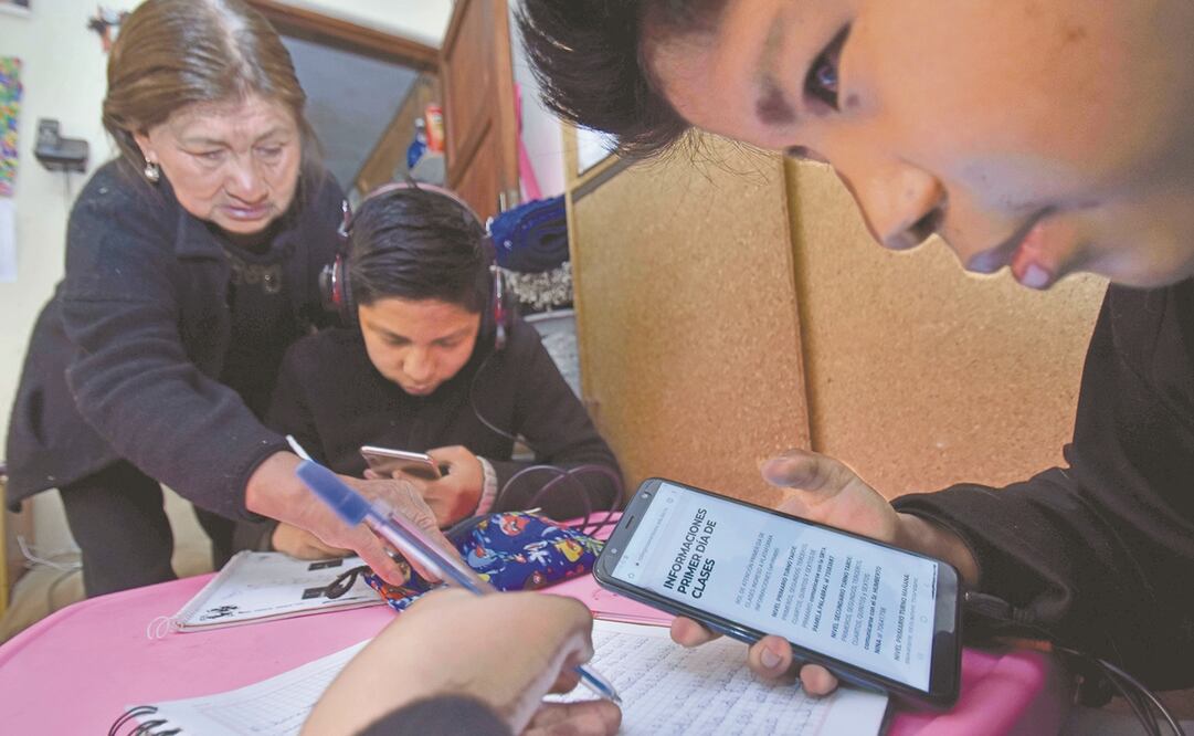 Iniciativa establece que el Estado impartirá y garantizará que en los planes y programas de estudio se incluya la educación digital. Foto: ARCHIVO EL UNIVERSAL