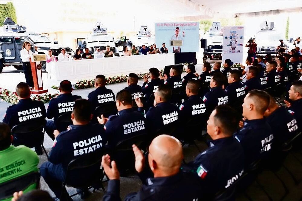 La gobernadora tomó protesta al primer grupo de elementos de la Unidad de la Policía Ecológica que cuidarán el ambiente.