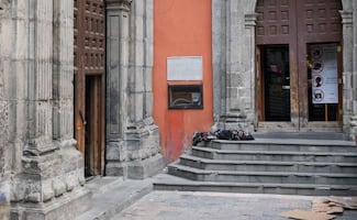 Un indigente, el "guardián" de los restos de Hernán Cortés; feligreses piden que permanezcan en México