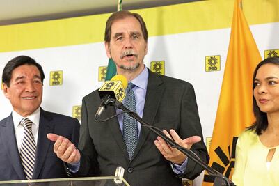 PRD irá con ex priísta por gubernatura de Hidalgo