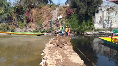 Inicia retiro de costaleras en canal Zacapa de Xochimilco