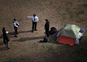 Trump "invita" a personas sin hogar a salir de Washington DC; presentará plan para una capital "más hermosa"