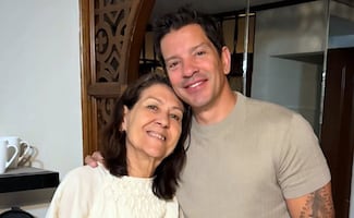 "Ya no se acuerda que canto": Yahir conmueve al hablar del Alzheimer que padece su madre