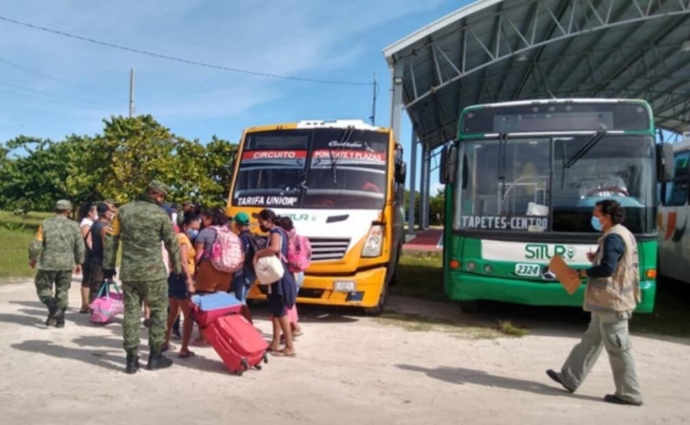 Por hucarán “Delta”, desalojan a familias de puertos del oriente de Yucatán