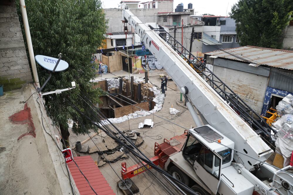 Así lucen las reparaciones del megasocavón que se abrió el pasado 13 de septiembre en la colonia Renovación, en Iztapalapa. (Foto: Carlos Odín/ EL UNIVERSAL)