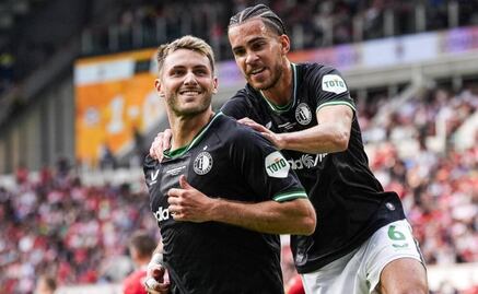 VIDEO: Así fue el doblete de Santiago Giménez en la final de la Supercopa de Países Bajos