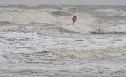 Tormenta tropical "Alberto" amenaza la costa de Texas con lluvias, tornados e inundaciones