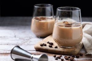 Café helado con crema de whisky: el postre líquido para amenizar la sobremesa