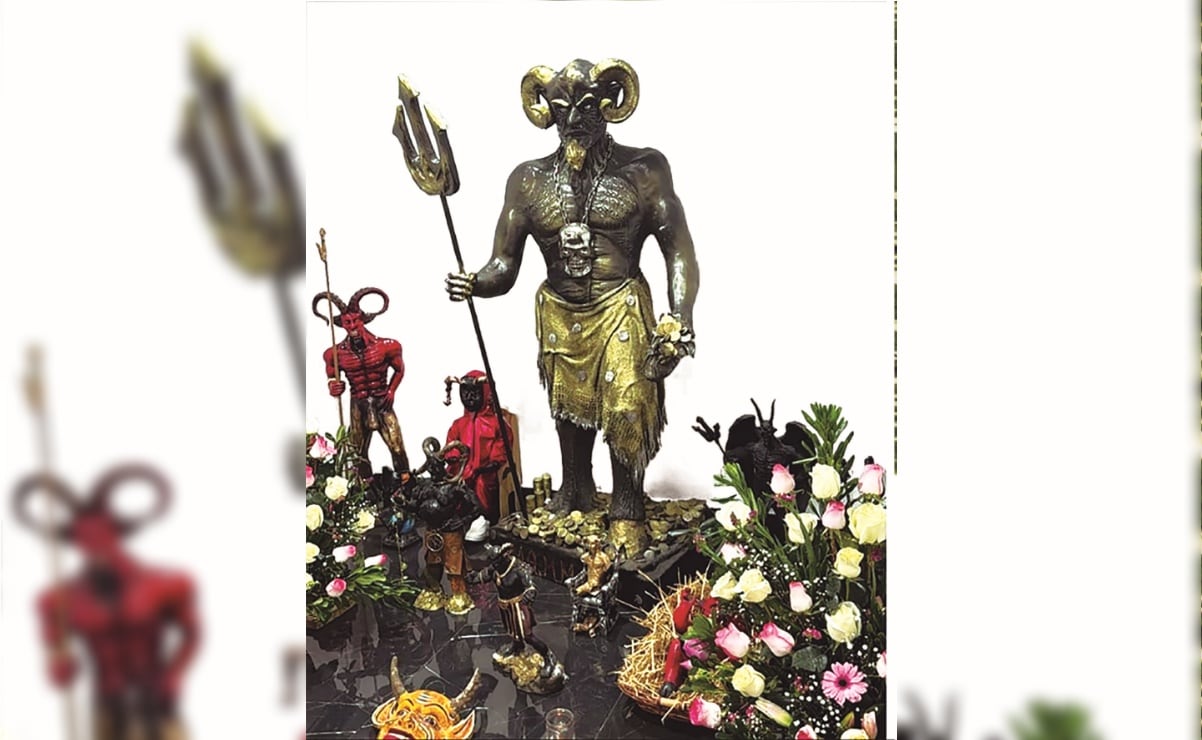 El uso de altares y adoraciones satánicas es un acto desesperado de los grupos criminales; creen que estando bajo
la protección de estas figuras las autoridades no los atraparán, dice sociólogo. Foto: Especial