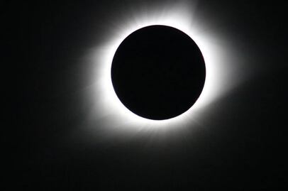 Reos de Nueva York invocan sus religiones para reclamar el derecho a ver el eclipse solar