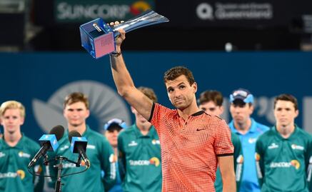 Dimitrov alza el título en Brisbane