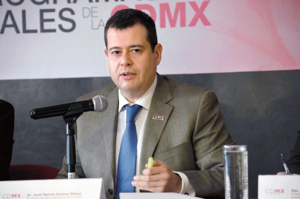 Ayuda. José Ramón Amieva buscará una reunión con la Comisión de Reconstrucción para que libere los apoyos (ARCHIVO. EL UNIVERSAL)